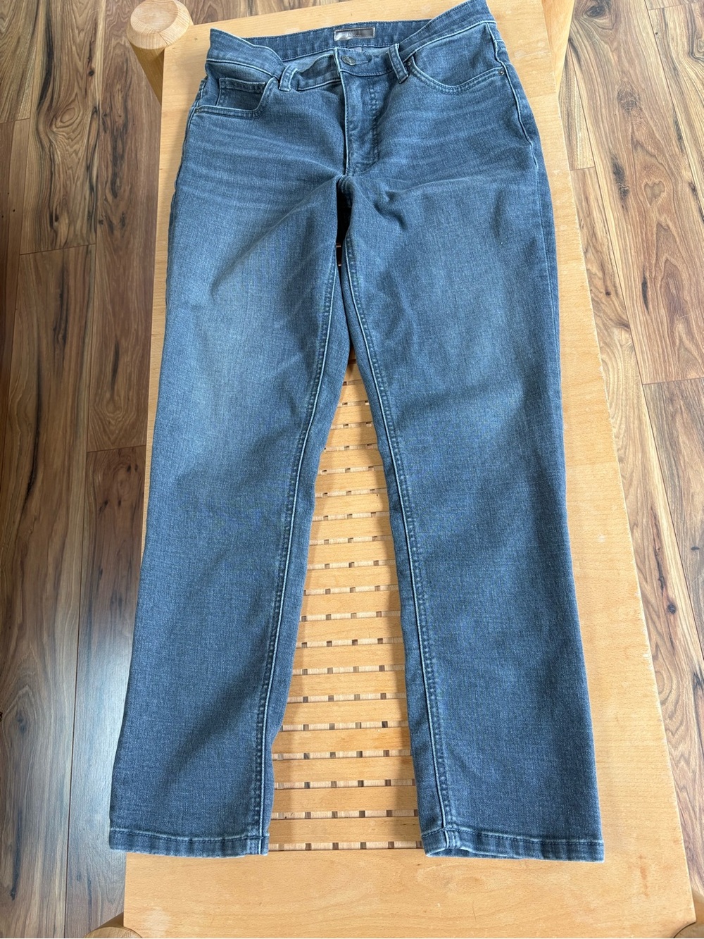 Kut from the Kloth Women's Straight-Leg Jeans in gray